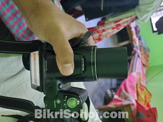 Nikon Coolpix L830 (34x Optical Zoom)